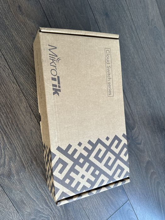 Switch MikroTik CRS305-1G-4S+Out - gw