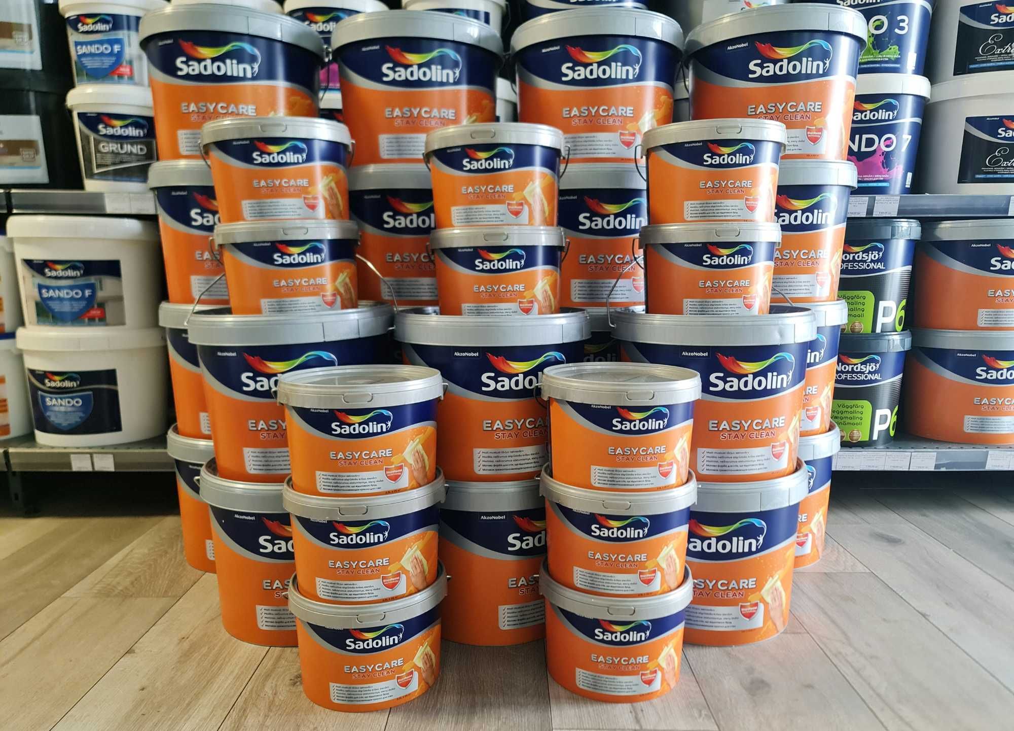 Sadolin EasyCare фарба з воском, стійка до миття.