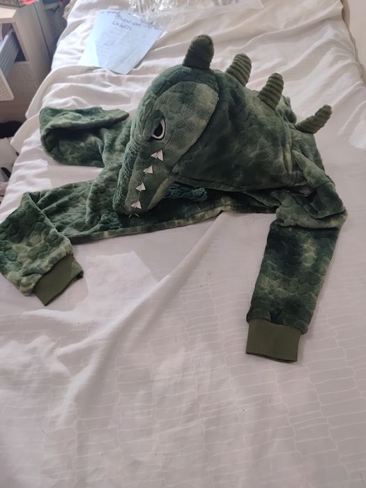 Piękny strój przebranie krokodyl aligator kombinezon roz 128 uniseks