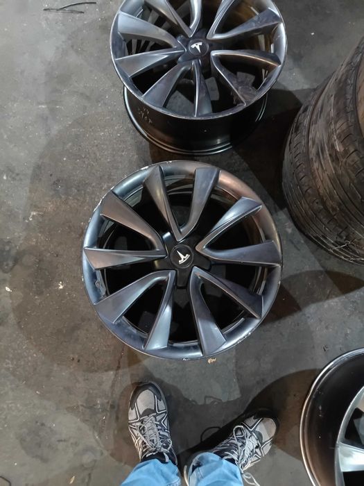 Диски на теслу модель 3/Y r20 5*114,3 оригінал,не варені не катані.