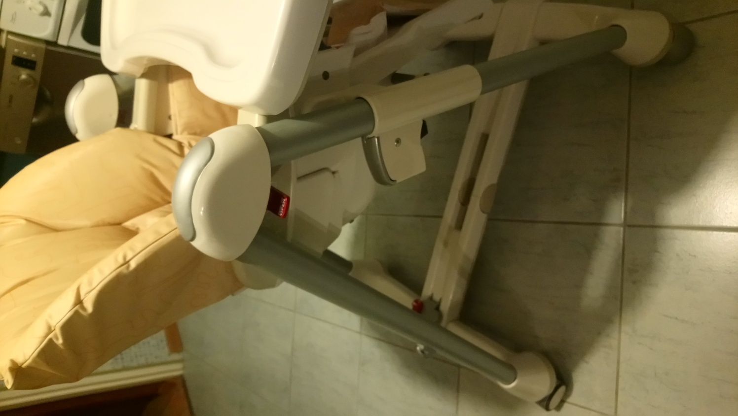 Fotelik do karmienia Peg perego