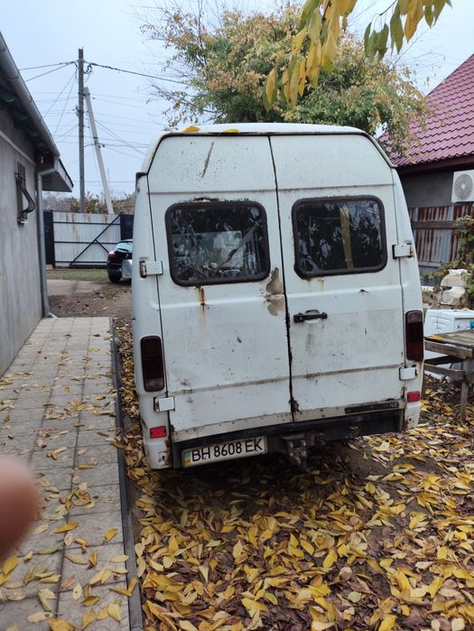 Продам два автобуса  MERCEDES -BENZ 208D и 310