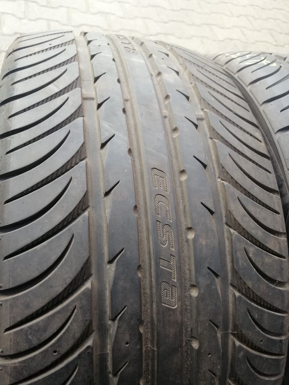255/35ZR19 96Y XL Kumho Ecsta SPT