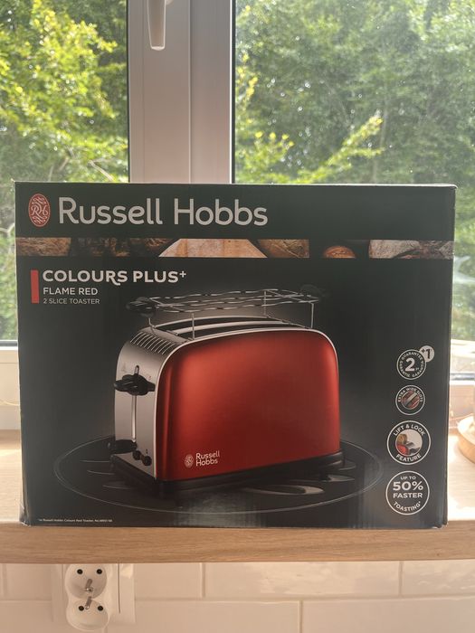 NOWY toster russel hobs