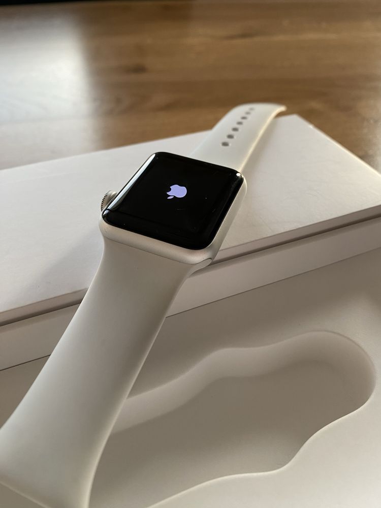 Zegarek apple watch series 3 38mm srebrny