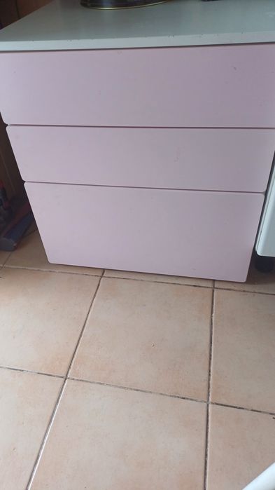 Comoda Ikea rosa