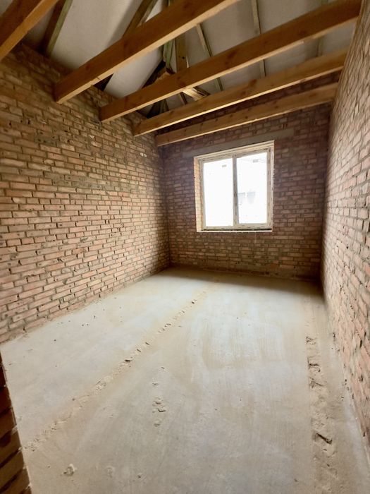 Будинок в Червоних горах