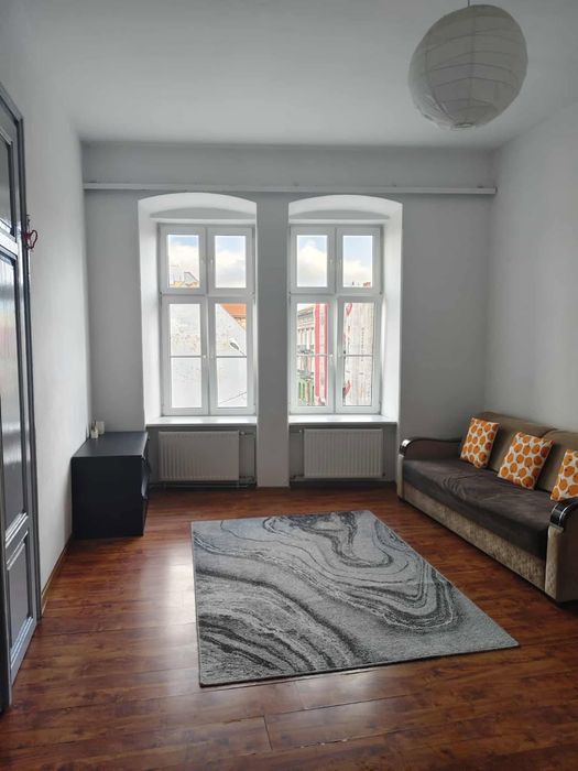 Wynajmę mieszkanie 3 pokojowe w centrum miasta. Dostępna od 1 grudnia