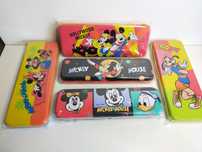 Conjunto de 5 estojos metálicos Disney Novos
