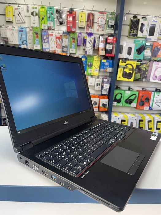 Fujitsu h780 intel i7 8750H/32gb ddr4/ssd 512gb/nvidia Quadro P600 4Gb