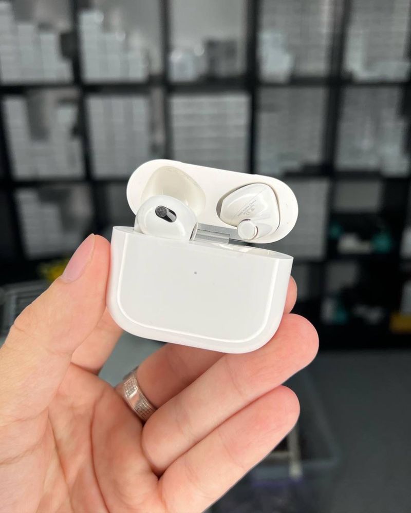 Навушники AirPods 3 з кейсом + чохол у подарунок