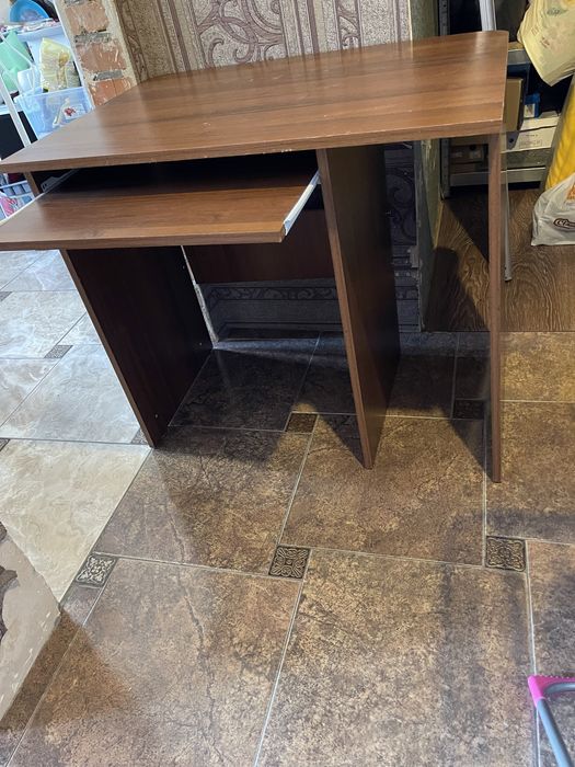 Комп’ютерний Стіл