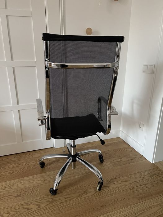 Крісло офісне чорне сітка, офісний стілець