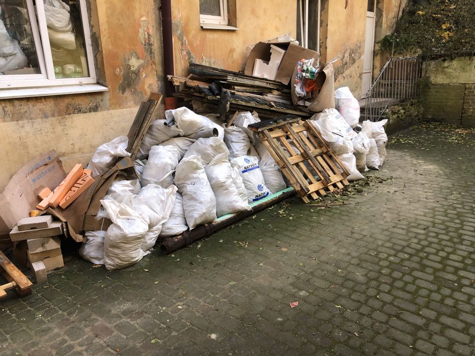 Вивіз хламу,утилізація меблів та відходів — Львів та передмістя