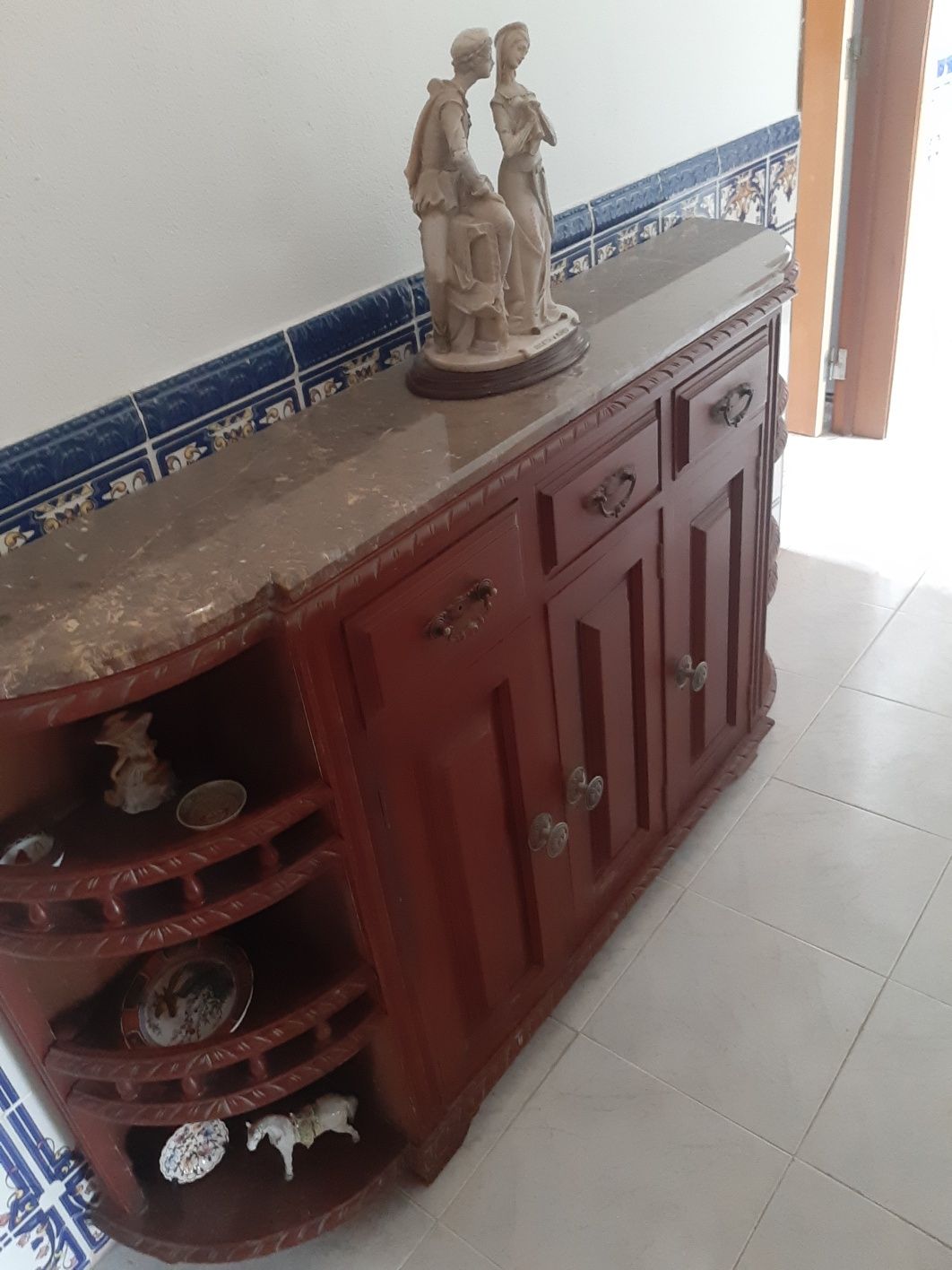 Sapateira com tampo Mármore   Antigo - Muito Bom Estado