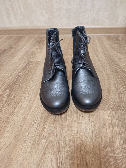 Продам жіноче взуття 39розміру