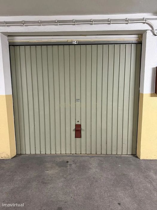 Arrenda-se Garagem Box – 15m² – Lavradio