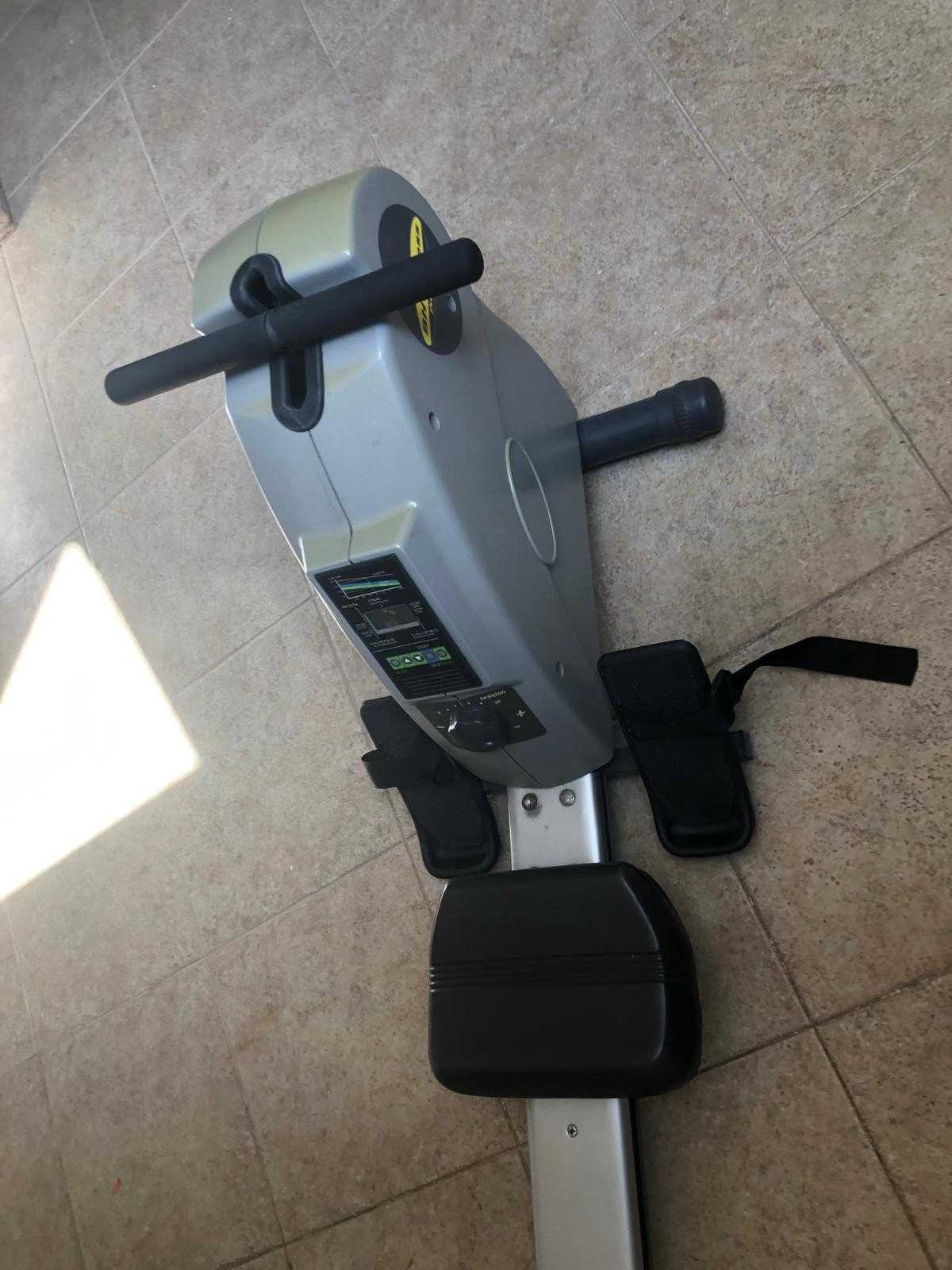 Máquina de Remo Cambridge GH Fitness / em bom estado / usada