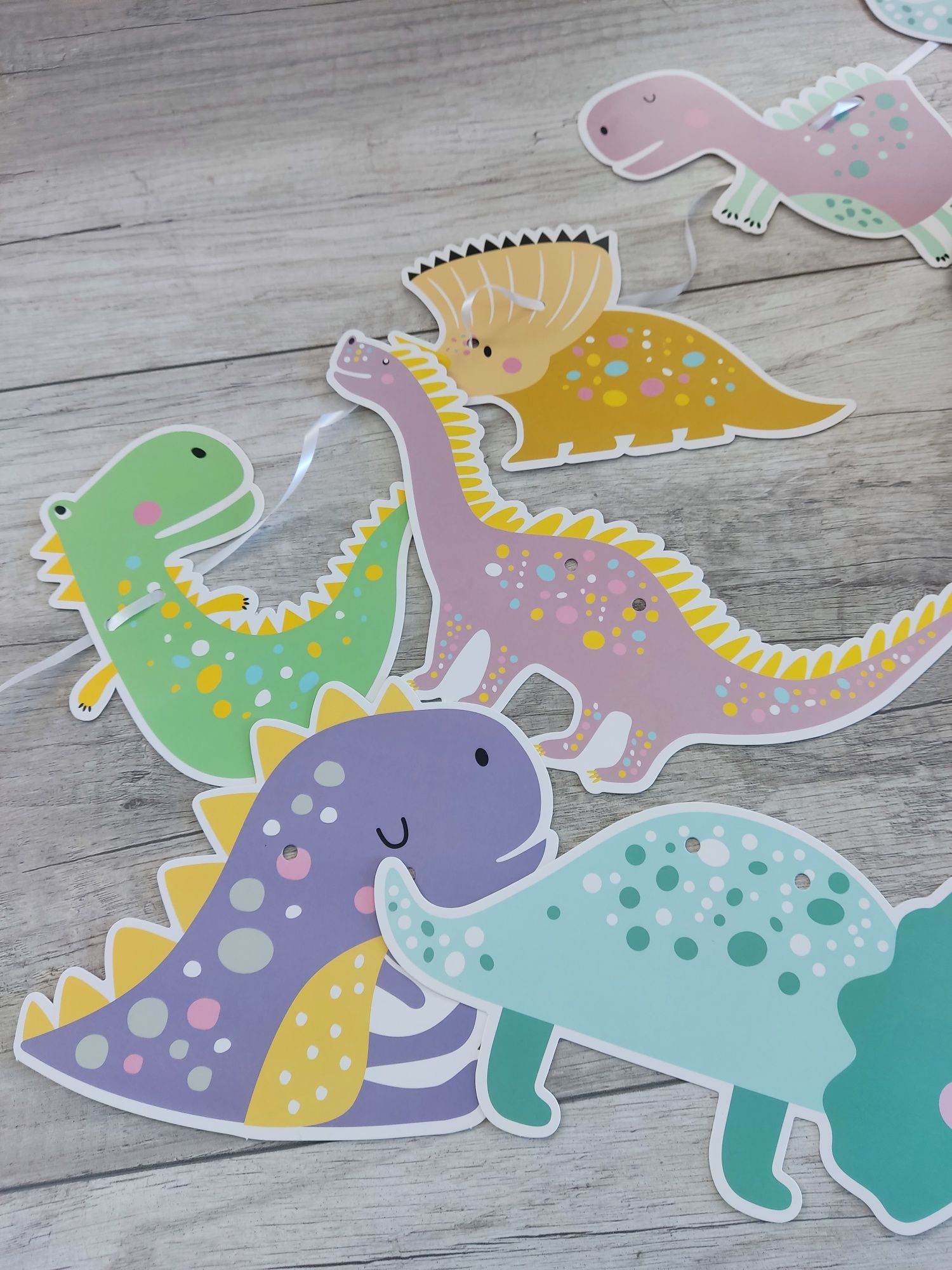 Zestaw urodzinowy dinozaury 3 latka