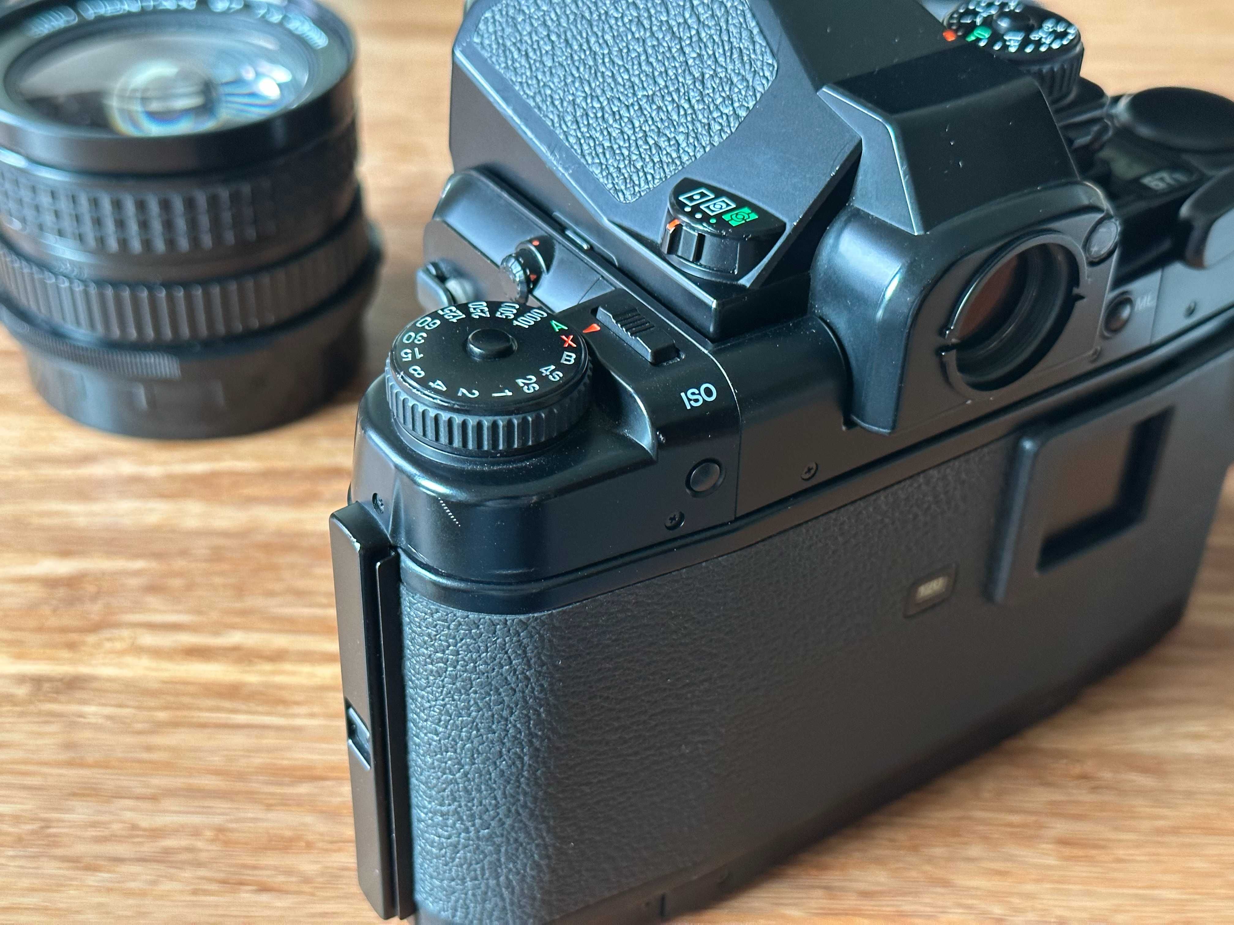 Pentax 67ii + AE Finder + Wooden Grip + 105mm Lens