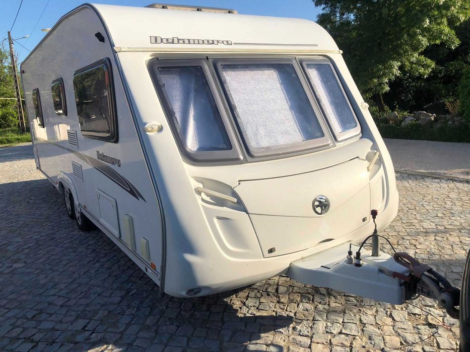 caravana Swift de eixo duplo