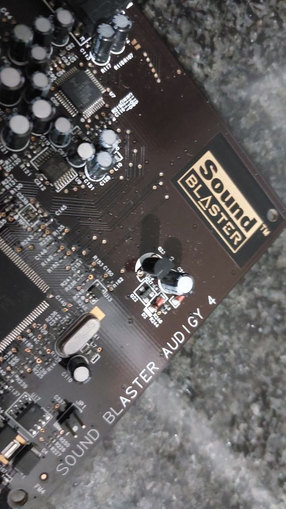 Placa Som Creative Sound Blaster® Audigy® 4 PCI 7.1 - 24-BIT 192KHZ