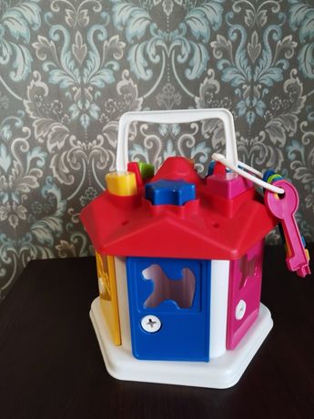 Набор игрушек музыкальная машина, книжка и сортер домик с ключиками
