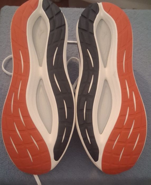 Mizuno Neo Vista II, Nunca usado