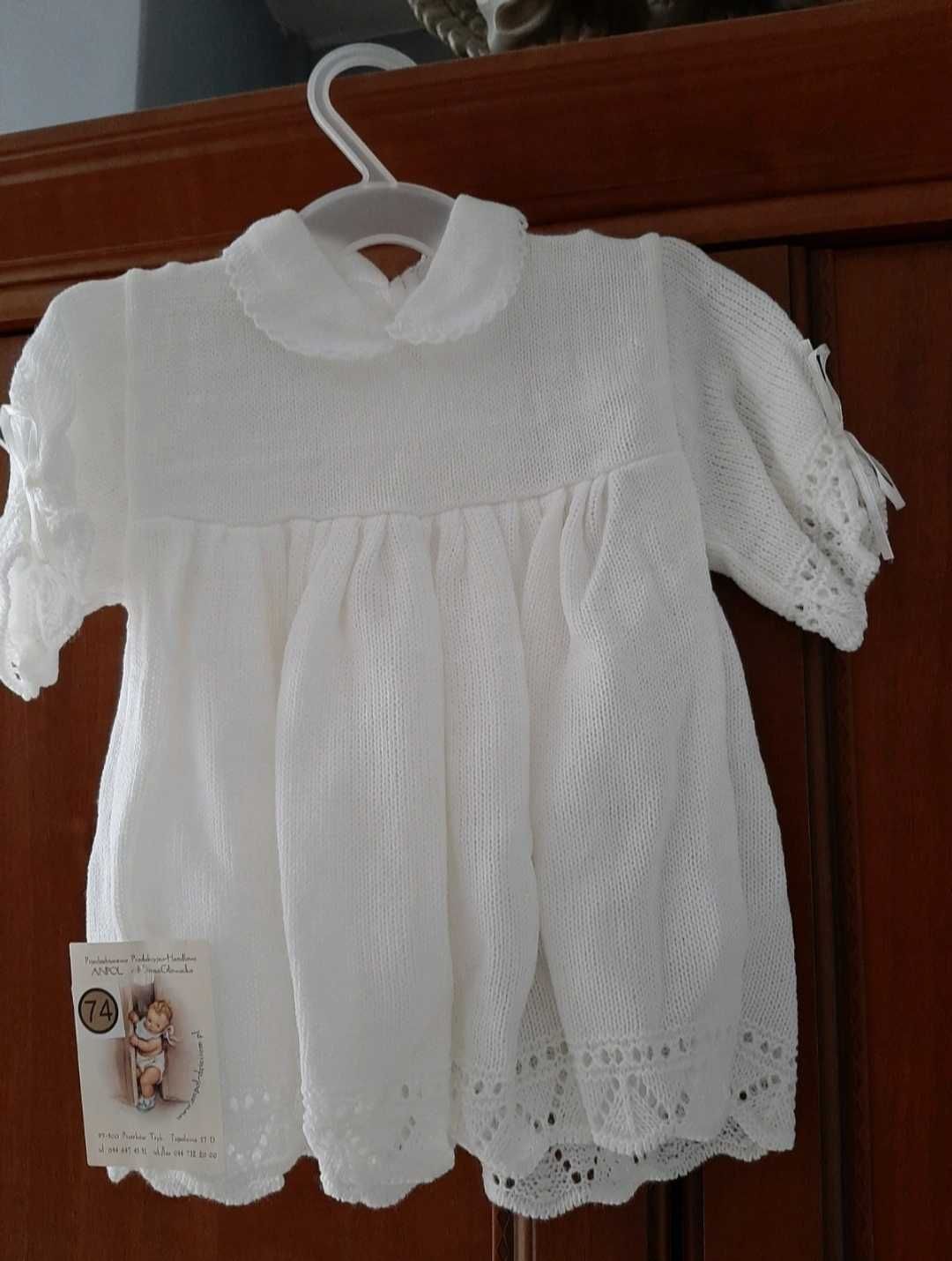 Sukienka biala sweterkowa dla dziecka