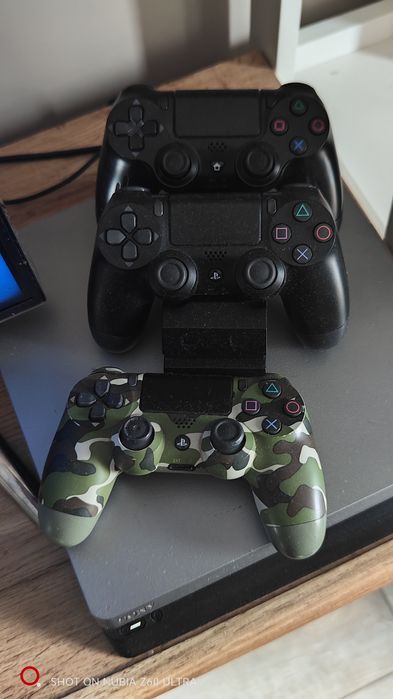 PS4 Slim 500GB 3 pady