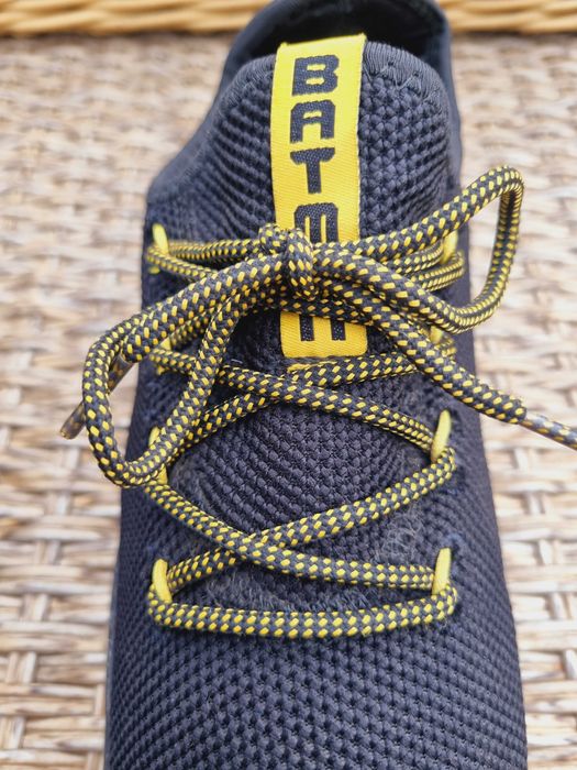 Buty sportowe R 39 BATMAN siateczkowe czarne i żółte do biegania