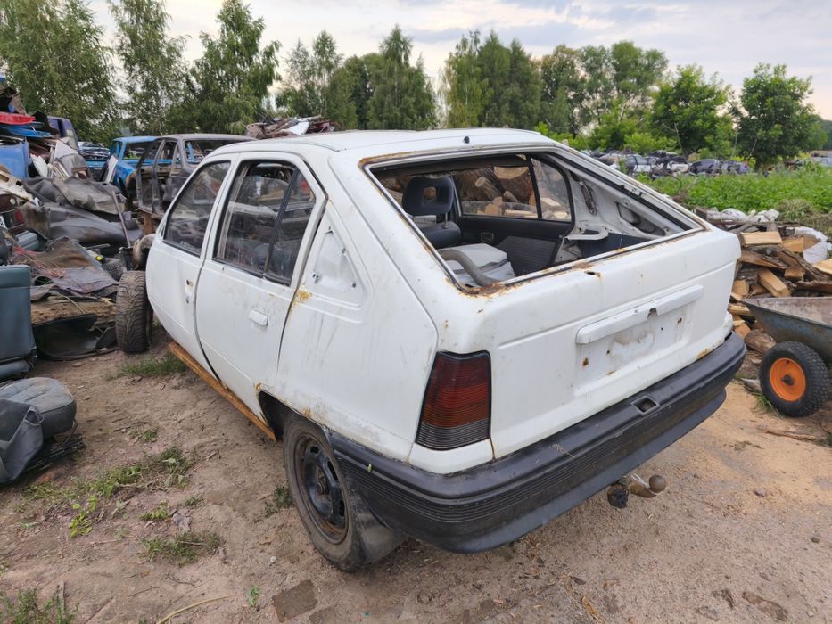 Опель кадет разборка шрот на болти, омега вектра астра