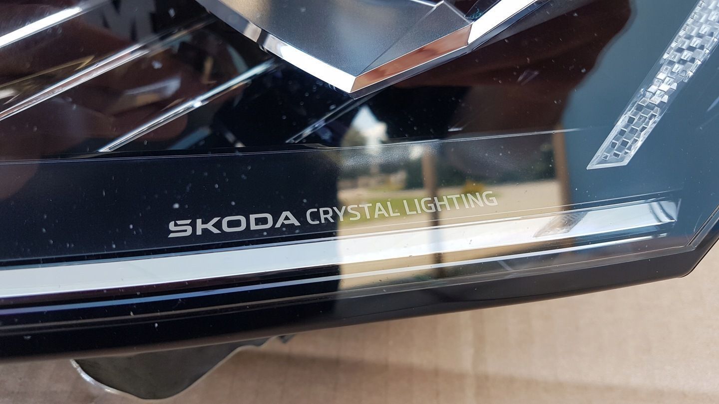 LAMPA PRZÓD LEWA SKODA OCTAVIA IV LIFT FULL LED 24-