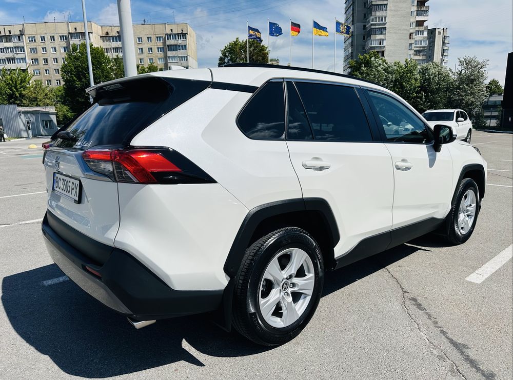 TOYOTA RAV 4 2019р Перламутр
