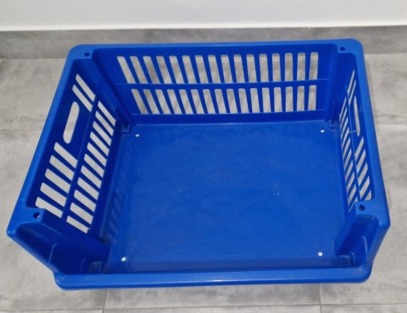 Cestos em plástico - vermelhos e azul - 46cm*35cm*18cm