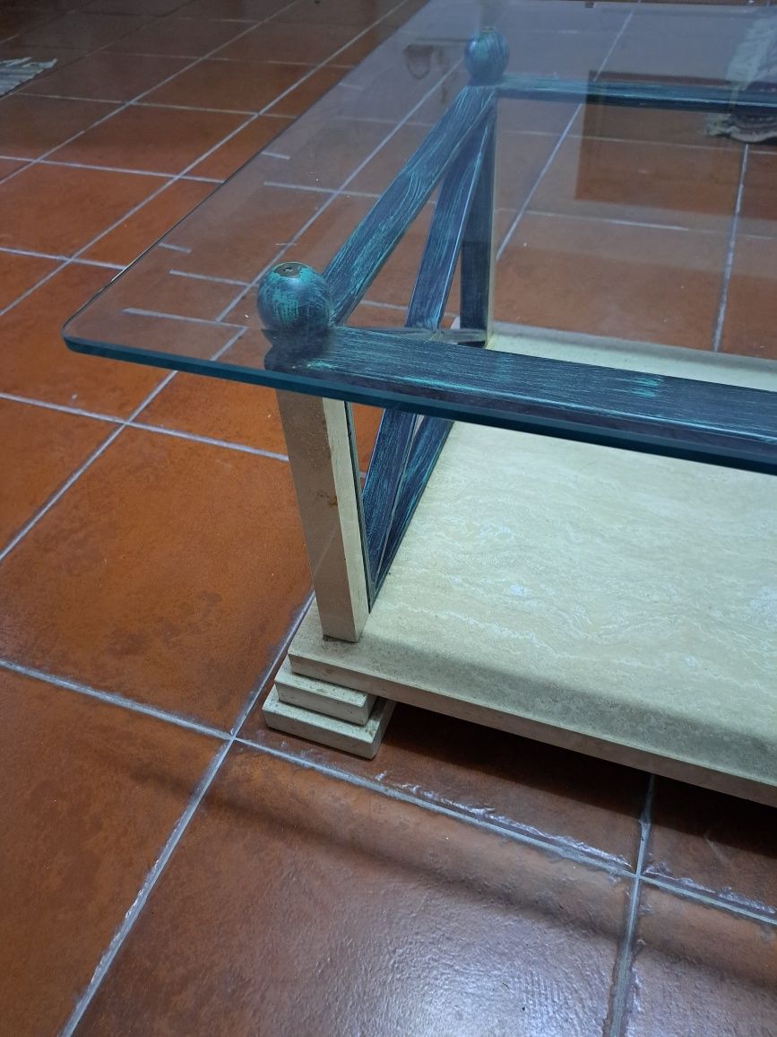 Mesa de centro em mármore