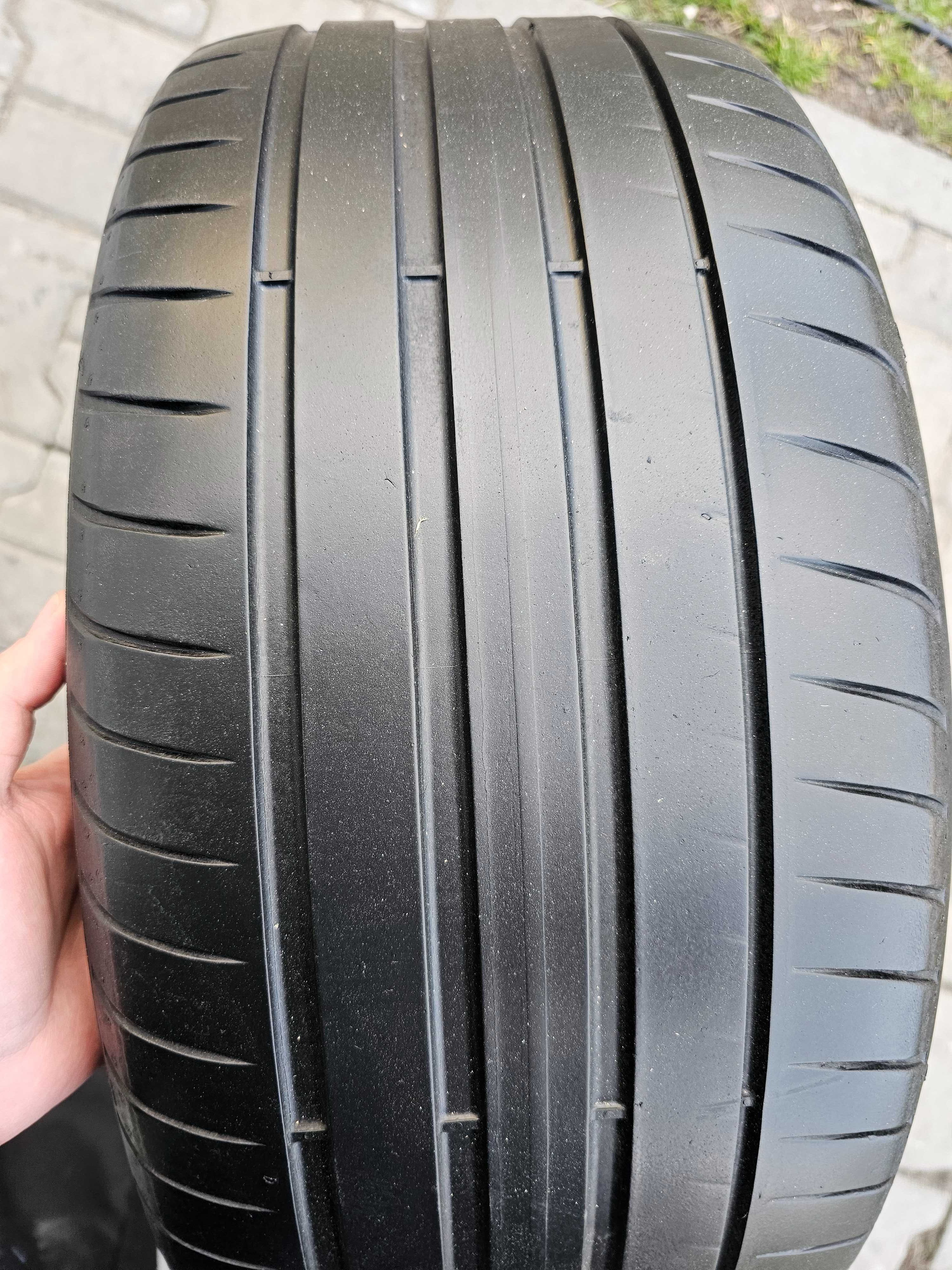 Lato Goodyear 245/40 R18