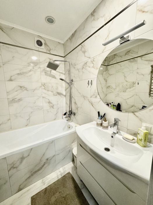 2-х кімнатна квартира з ремонтом по вул. Івасюка, біля ТЦ Велес.