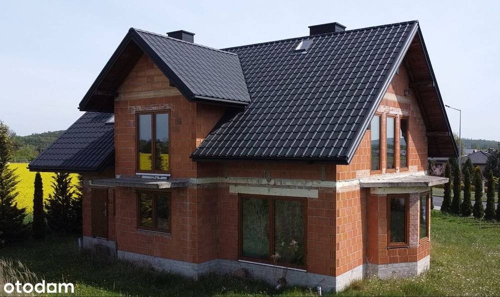 Dom jednorodzinny w stanie surowym zamkniętym