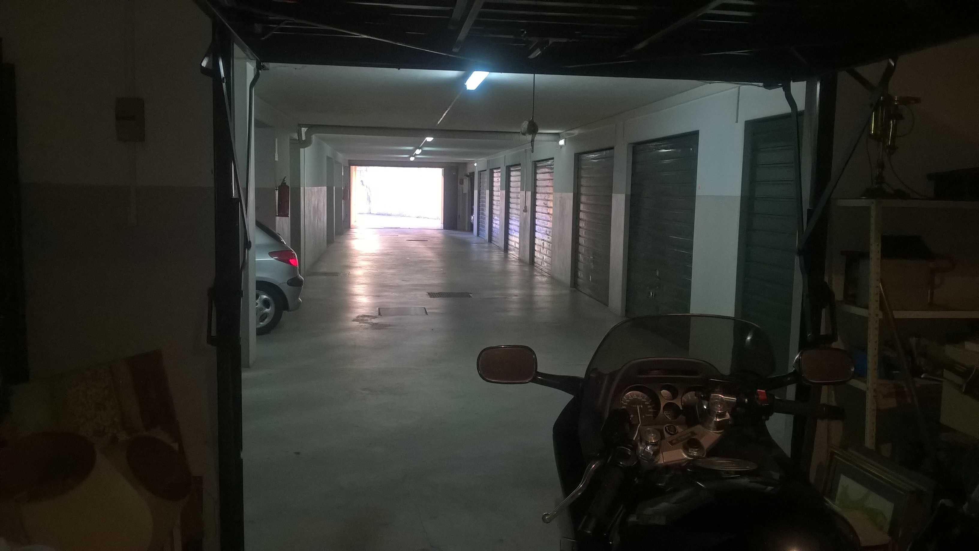Garagem de 25m2 dentro de garagem colectiva