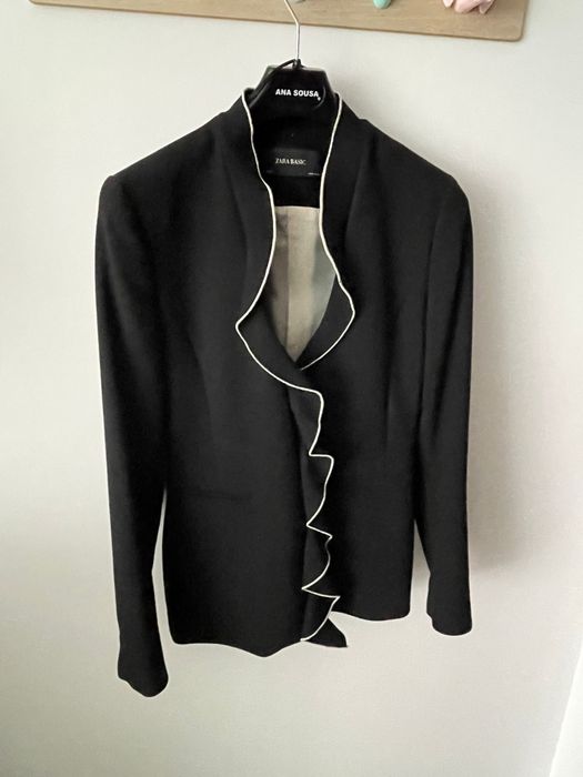Blazer preto com folho (tamanho S, Zara)