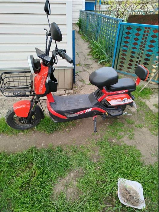 Електроскутер майже новий 24року