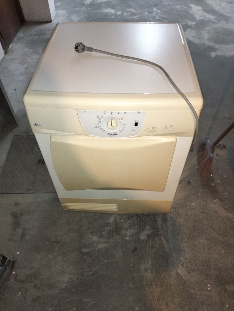 Vendo máquina de secar roupa como nova