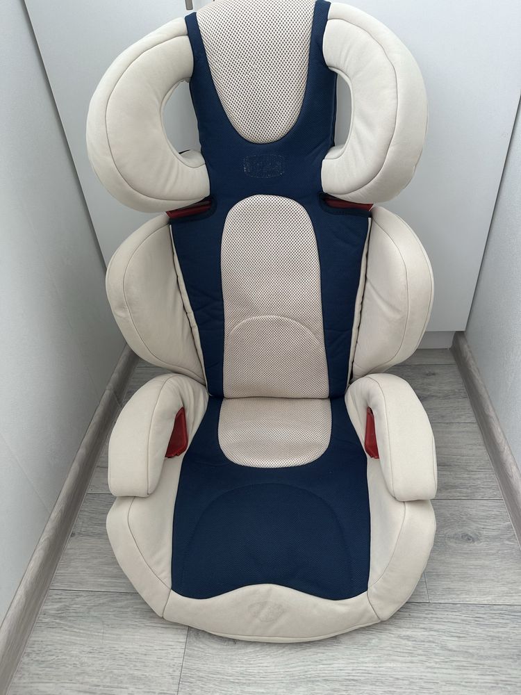 Десткое автокресло Chicco