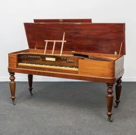 Historyczny fortepian stołowy - John Broadwood
