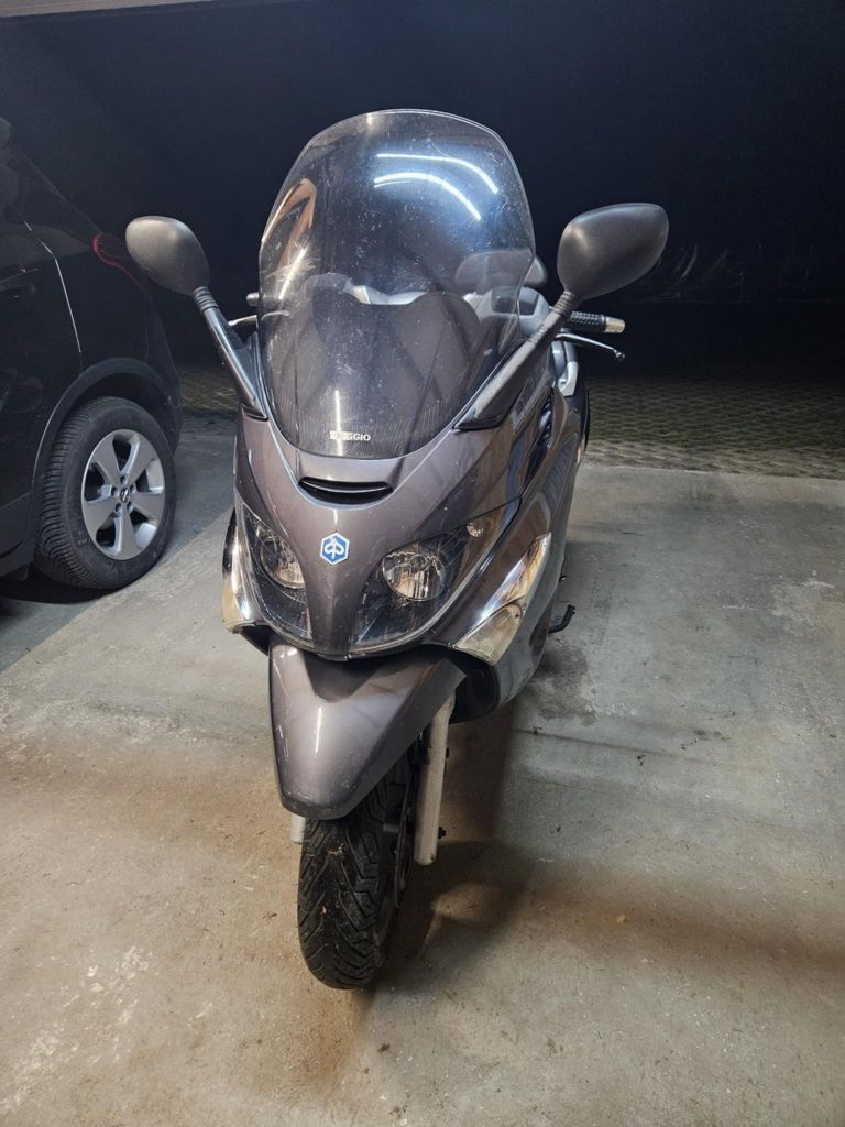 Skuter Piaggio XEVO 9