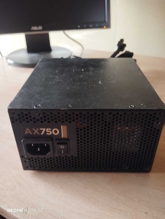 Fonte de Alimentaçâol AX750