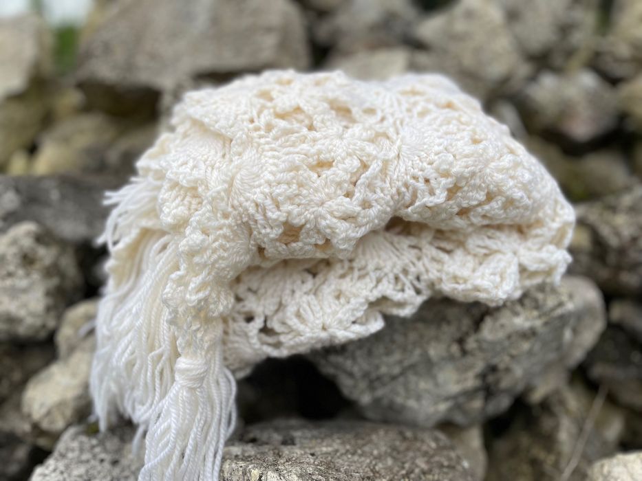 Шерстяний білий  вʼязаний шарф. Ручна робота