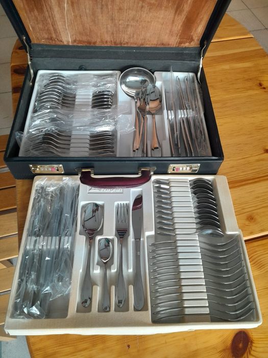 Faqueiro completo. Nunca foi usado