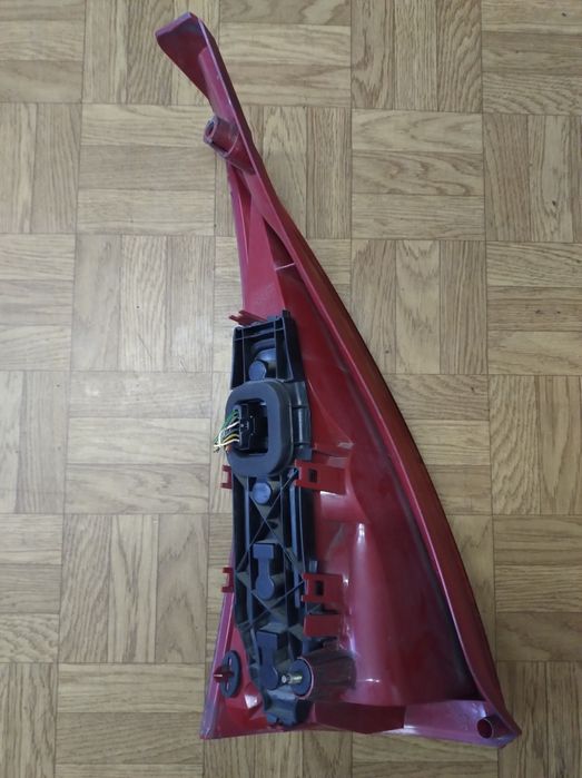 Lampa prawa tył citroen c3